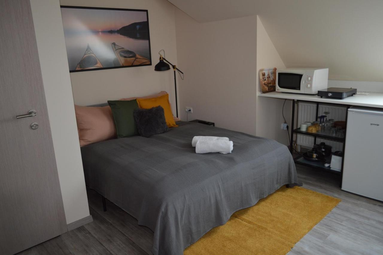 Bed and Breakfast Rebeka Panzio Тихань Экстерьер фото