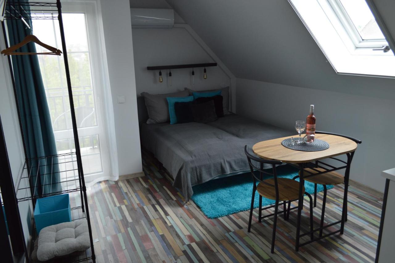 Bed and Breakfast Rebeka Panzio Тихань Экстерьер фото