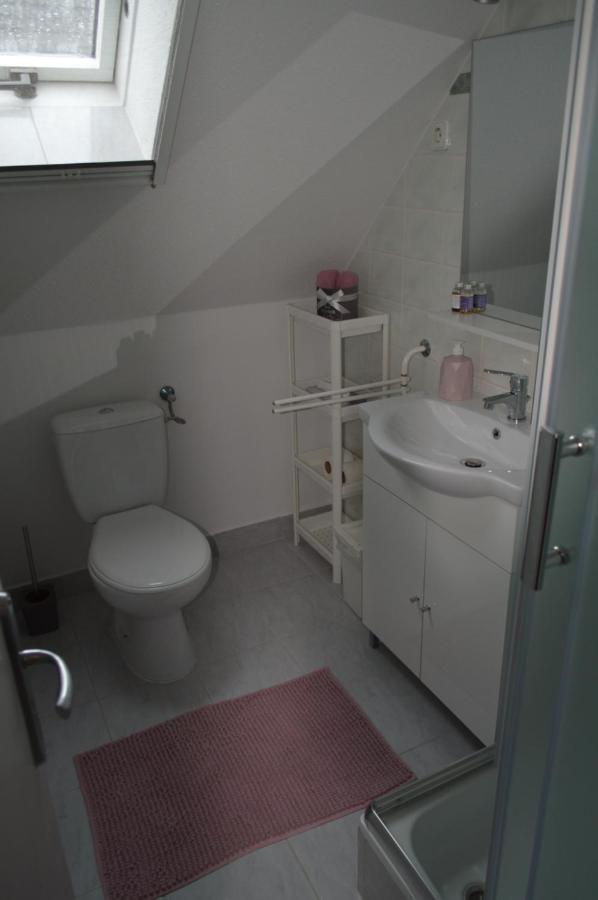Bed and Breakfast Rebeka Panzio Тихань Экстерьер фото
