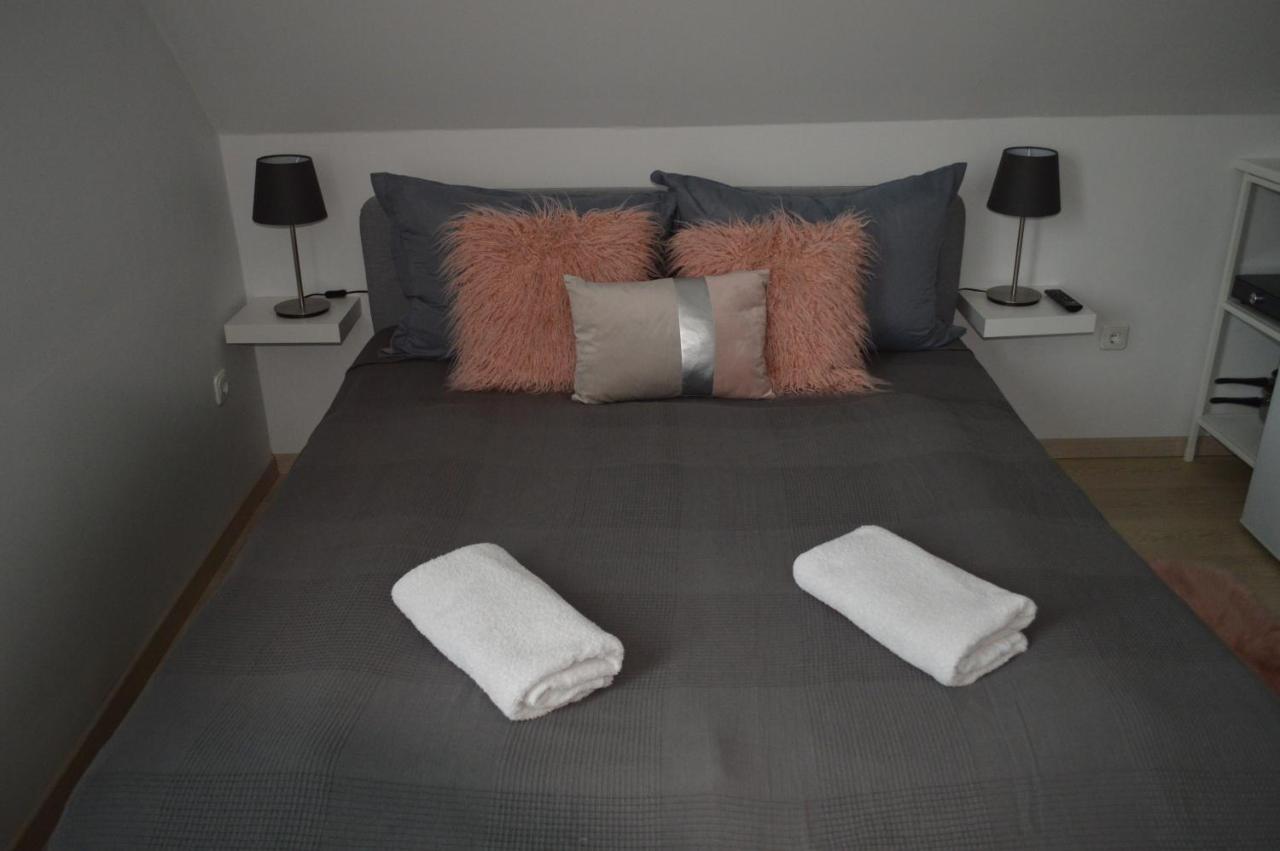 Bed and Breakfast Rebeka Panzio Тихань Экстерьер фото